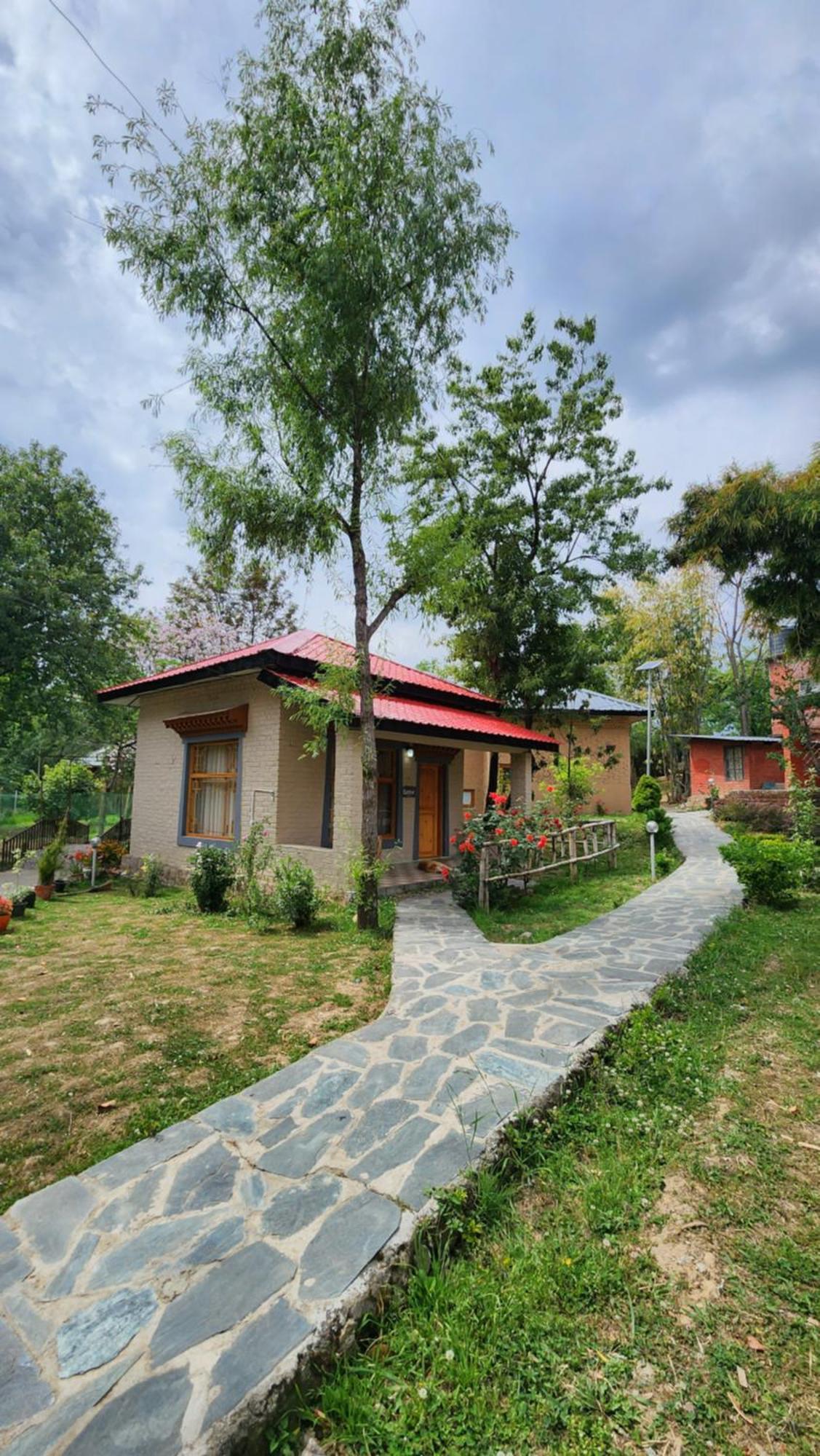 Namlang Resort Bīr Exteriör bild